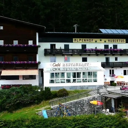 Alpenhof Hubertus ホテル